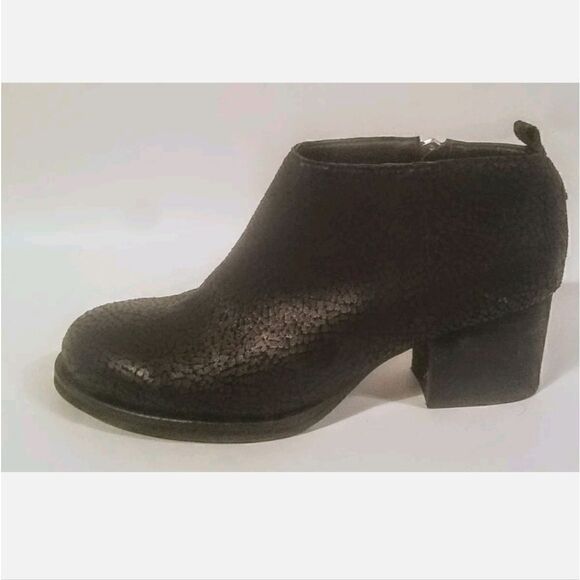 Urban Outfitters Cooperative Black Textured Suede Side Zip Ankle Boot 7M Ret$145 - Picture 2 of 7